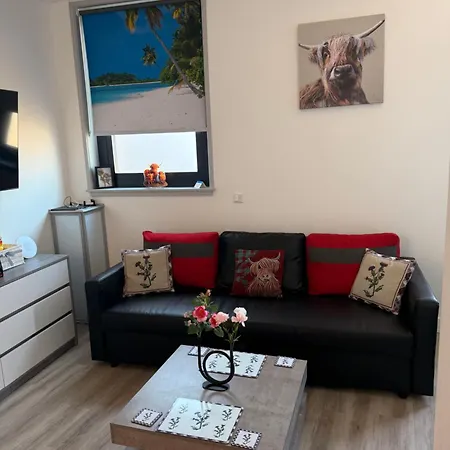 아파트 Scottish Thistle